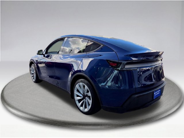 Used 2026 Tesla Model Y Long Range RWD image 15