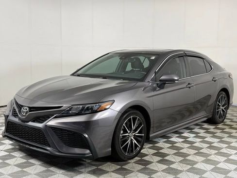 Used 2021 Toyota Camry SE w/ Audio Upgrade Package image 2