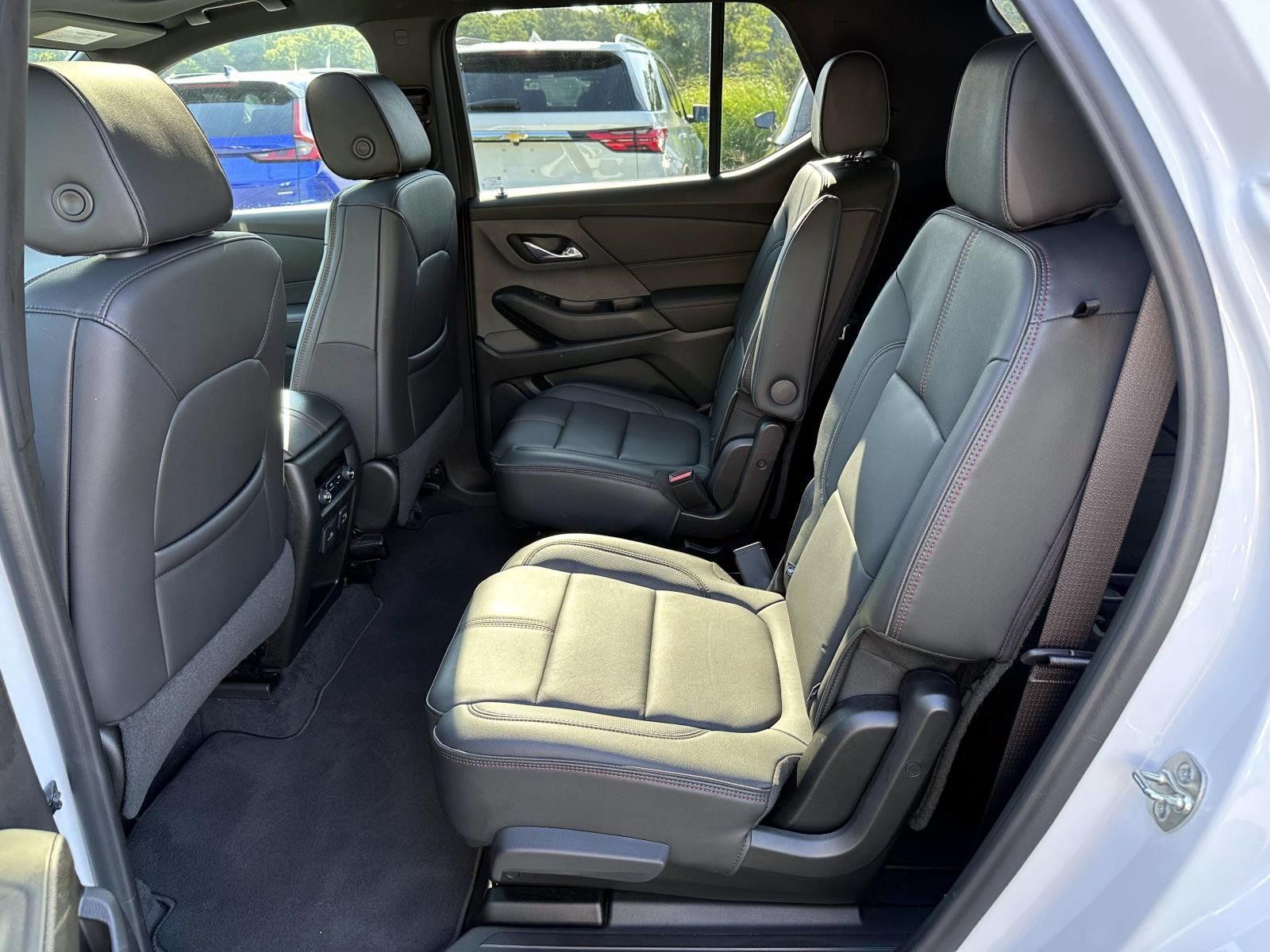 Used 2023 Chevrolet Traverse RS w/ LPO, Cargo Package AWD/4WD image 13