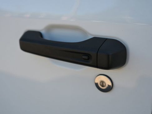 Used 2023 Jeep Gladiator Overland image 14