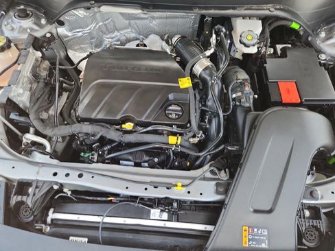 Used 2024 Chevrolet Trax LS w/ LS Convenience Package FWD image 9