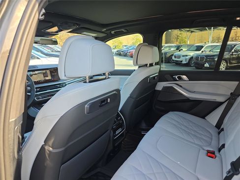 New 2026 BMW X5 xDrive40i w/ Climate Comfort Package image 17