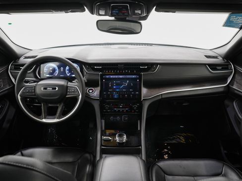 Used 2024 Jeep Grand Cherokee Limited AWD/4WD image 15