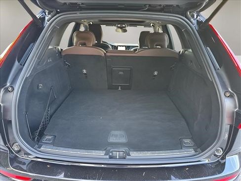 Used 2023 Volvo XC60 T8 Plus AWD/4WD image 29