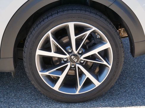 Used 2020 Kia Niro Touring FWD image 9