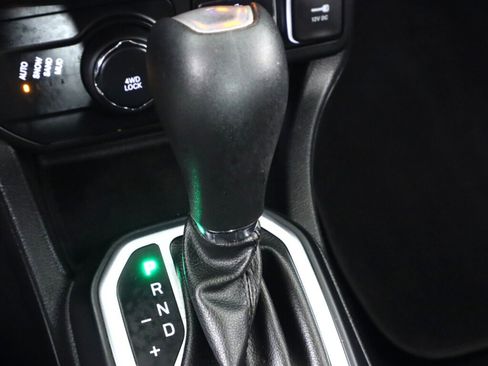 Used 2018 Jeep Renegade Sport w/ Power & Air Group AWD/4WD image 23