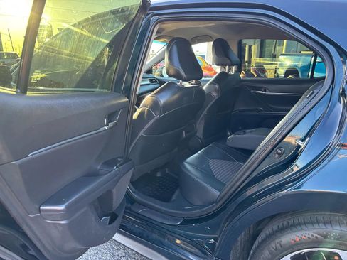 Used 2020 Toyota Camry SE image 12