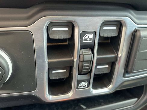 Used 2023 Jeep Wrangler Unlimited w/ Cold Weather Group AWD/4WD image 42