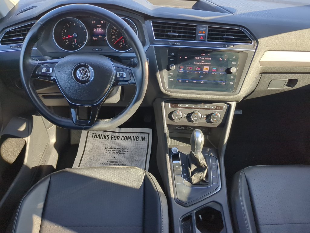 Used 2018 Volkswagen Tiguan SE w/ Panoramic Sunroof Package FWD image 15