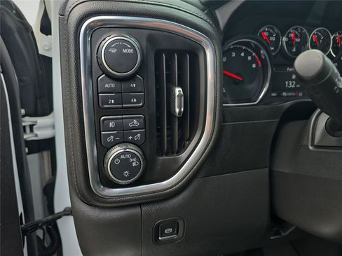 Used 2020 Chevrolet Silverado 1500 RST AWD/4WD image 23