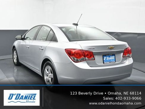 Used 2016 Chevrolet Cruze LT FWD image 4
