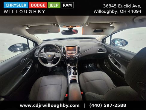 Used 2018 Chevrolet Cruze LT FWD image 28