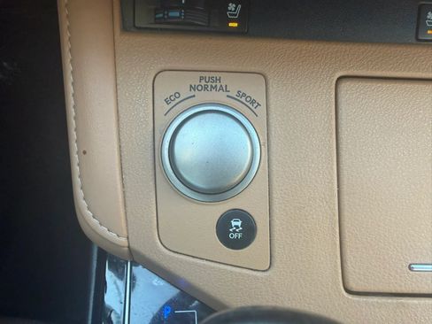 Used 2016 Lexus ES 350 w/ Premium Package w/Wood Trim FWD image 28