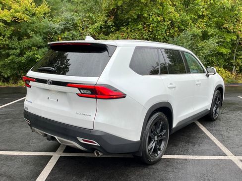 Used 2024 Toyota Grand Highlander AWD Hybrid image 5