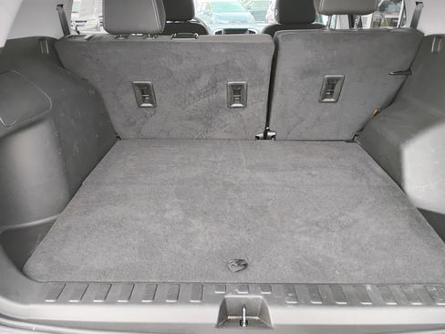 Used 2023 GMC Terrain SLE image 22