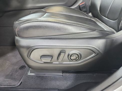 Used 2023 Jeep Grand Cherokee Limited AWD/4WD image 20
