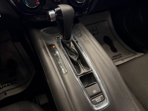 Used 2021 Honda HR-V LX image 14