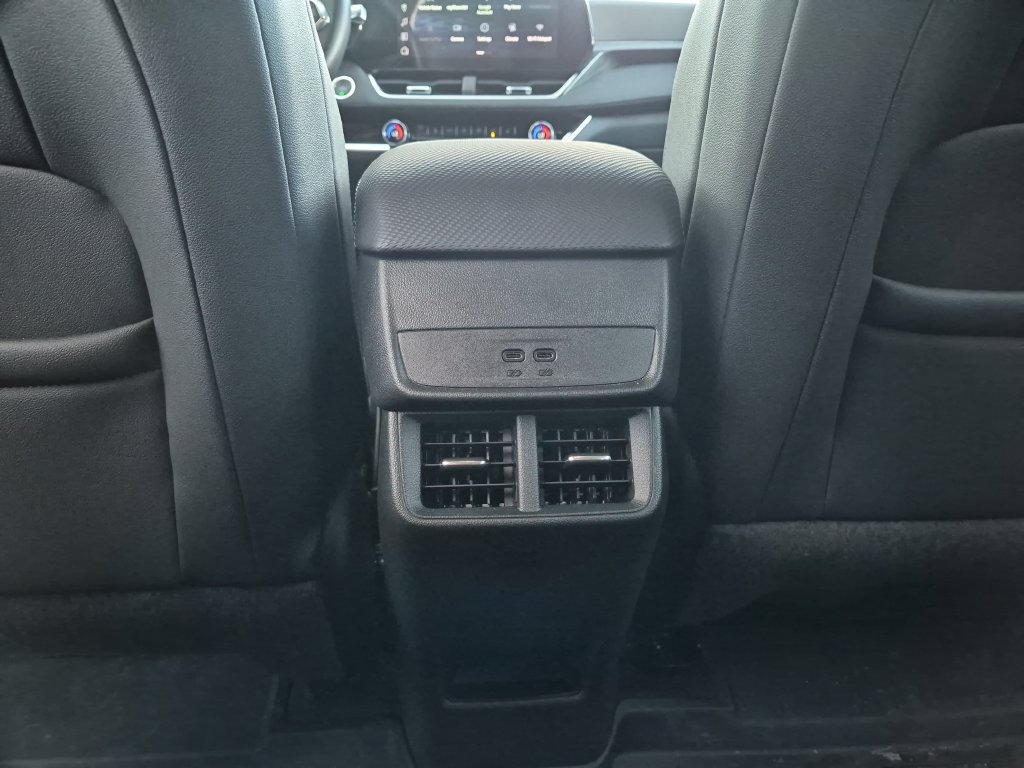 Used 2026 Chevrolet Equinox LT w/ Convenience Package II AWD/4WD image 32