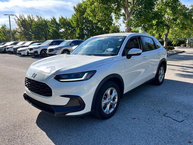 Used 2024 Honda HR-V LX image 3