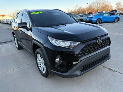 Used 2021 Toyota RAV4 XLE FWD image 1
