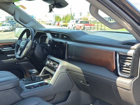 Used 2023 GMC Sierra 1500 Denali w/ Technology Package AWD/4WD image 31