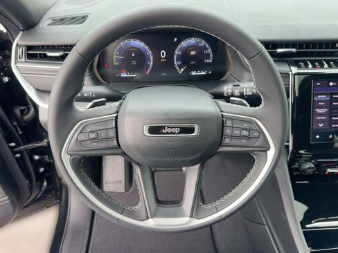 New 2025 Jeep Grand Cherokee Laredo X image 16