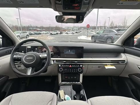 Certified 2026 Hyundai Tucson Limited AWD/4WD image 10