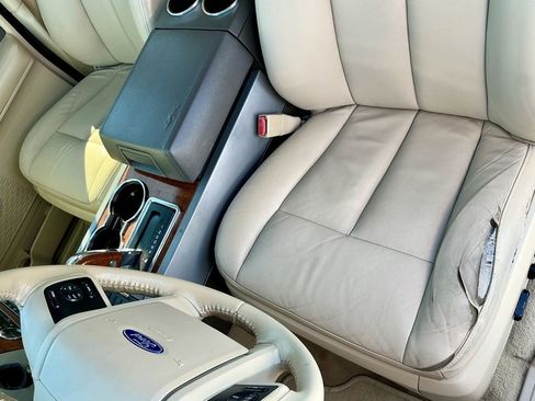 Used 2008 Ford Expedition EL Eddie Bauer image 32