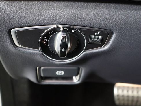 Used 2019 Mercedes-Benz S 560 4MATIC Sedan image 45