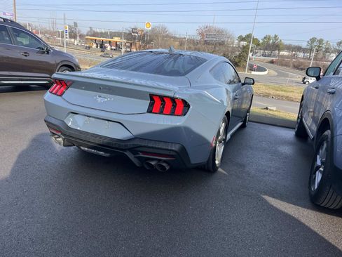 Used 2024 Ford Mustang Premium image 2