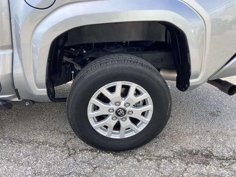 Used 2025 Toyota Tacoma SR5 AWD/4WD image 8