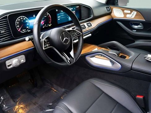 Used 2024 Mercedes-Benz GLE 450 4MATIC w/ Winter Package image 30