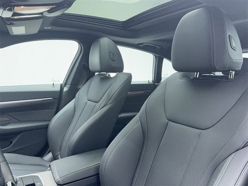 Used 2025 BMW i4 eDrive40 image 40