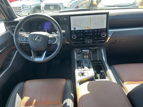 Used 2025 Lexus GX 550 AWD/4WD image 19