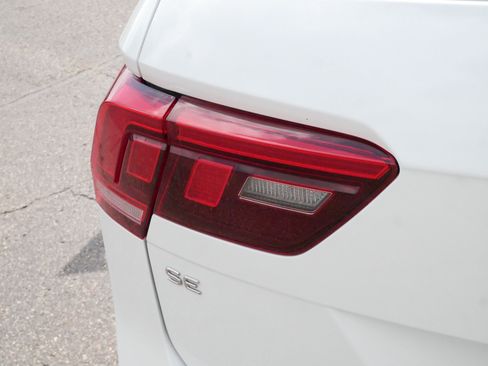 Certified 2023 Volkswagen Tiguan SE R-Line AWD/4WD image 17