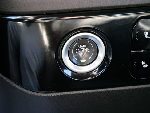 Used 2023 Chevrolet Silverado 1500 LT AWD/4WD image 33