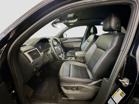 Used 2022 Volkswagen Atlas Cross Sport SEL w/ Cross Sport MDO Package AWD/4WD image 13