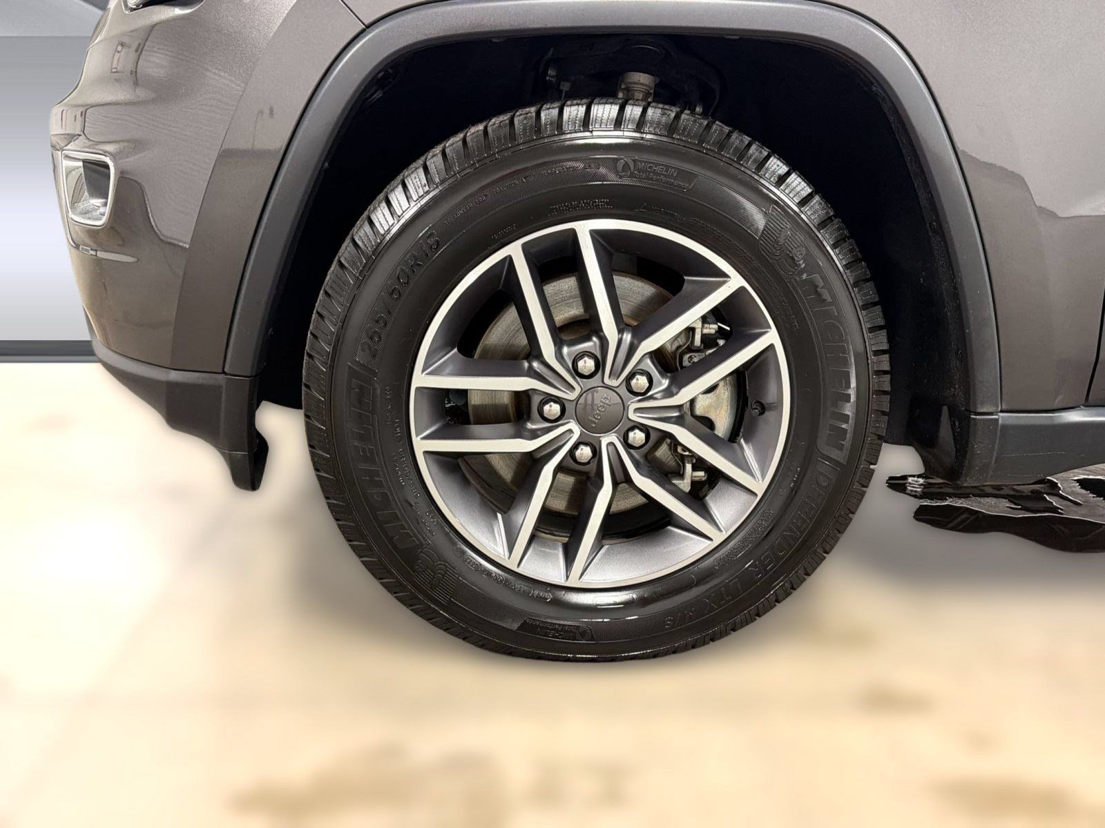 Used 2021 Jeep Grand Cherokee Limited RWD image 12