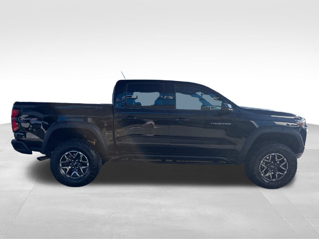 Used 2024 Chevrolet Colorado ZR2 w/ Technology Package AWD/4WD image 6