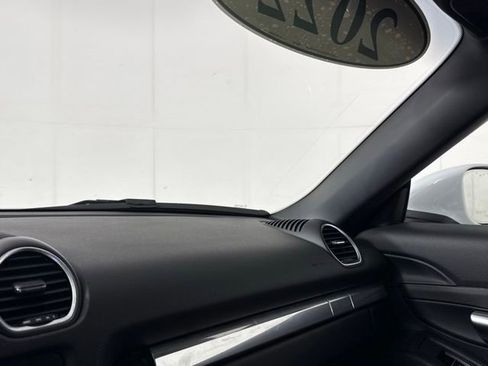 Used 2022 Porsche 718 Boxster RWD image 21