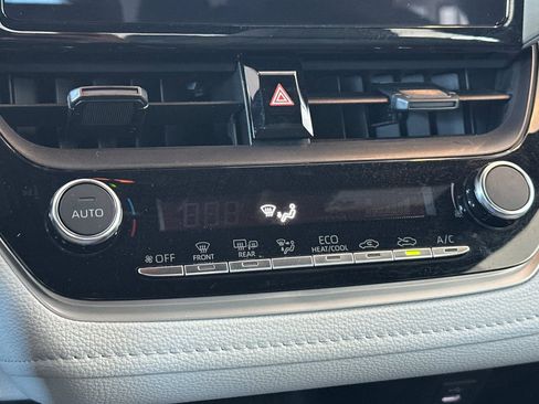 Certified 2025 Toyota Corolla SE w/ Convenience Package image 20