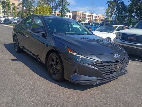 Used 2021 Hyundai Elantra SEL FWD image 2