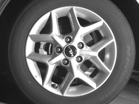 Used 2025 Kia Soul LX w/ LX Technology Package FWD image 12