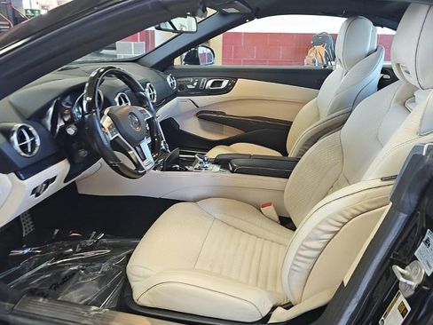 Used 2013 Mercedes-Benz SL 550 w/ Premium Pkg image 4