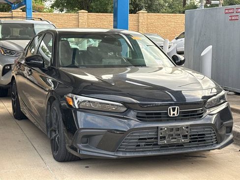 Used 2023 Honda Civic Sport image 3