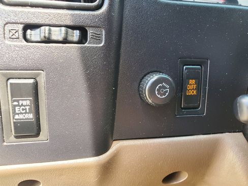 Used 2003 Toyota Tacoma w/ SR5 Package image 18