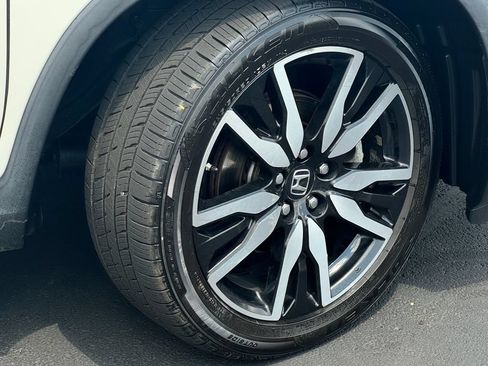 Used 2019 Honda Pilot Touring image 9
