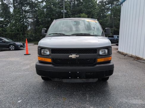 Used 2013 Chevrolet Express 2500 RWD image 3