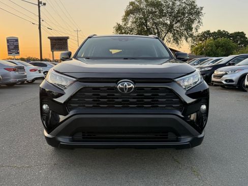 Used 2020 Toyota RAV4 XLE w/ Carpet Mat Package AWD/4WD image 2