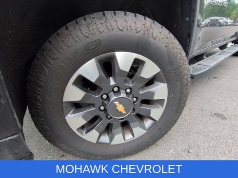 Used 2021 Chevrolet Silverado 2500 Custom w/ Custom Convenience Package AWD/4WD image 8